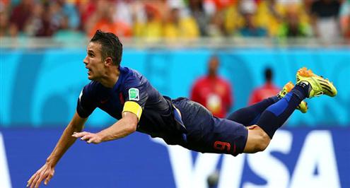 بالصور.. فان بيرسي يشكر زوجته المغربية التي علمته «الطيران»